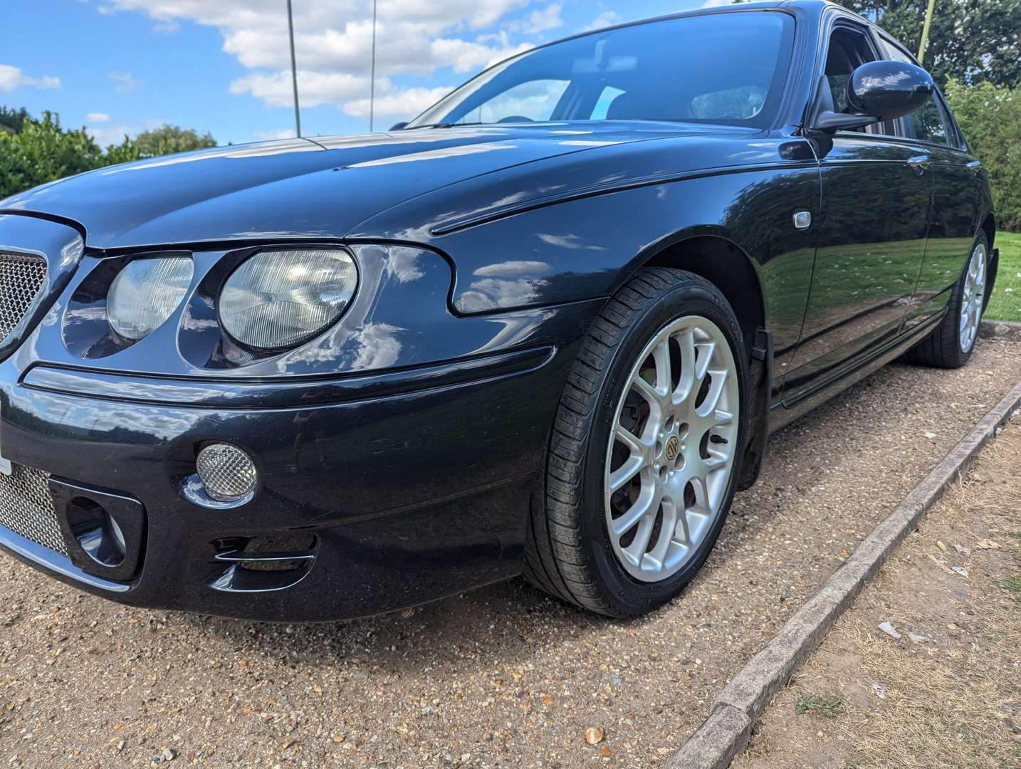 <p>2003 MG ZT+ 2.5 V6&nbsp;</p>