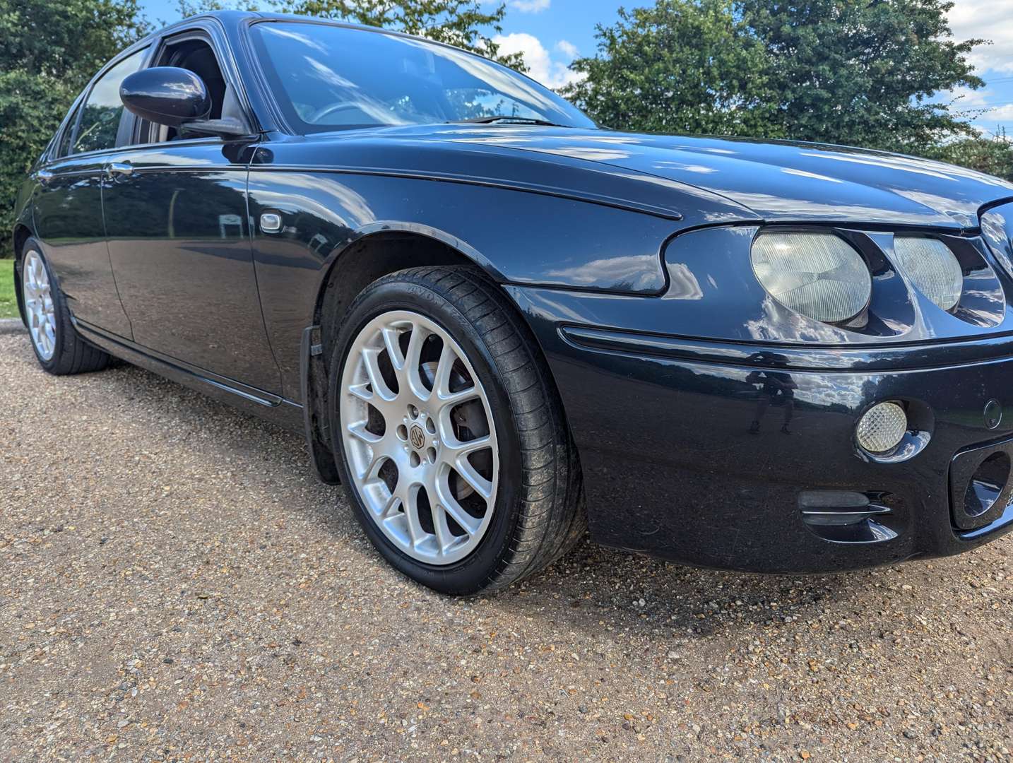 <p>2003 MG ZT+ 2.5 V6&nbsp;</p>