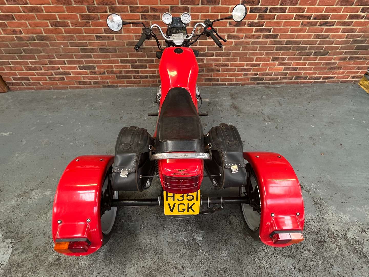 <p>1990 MOTO GUZZI 500CC TRIKE&nbsp;</p>