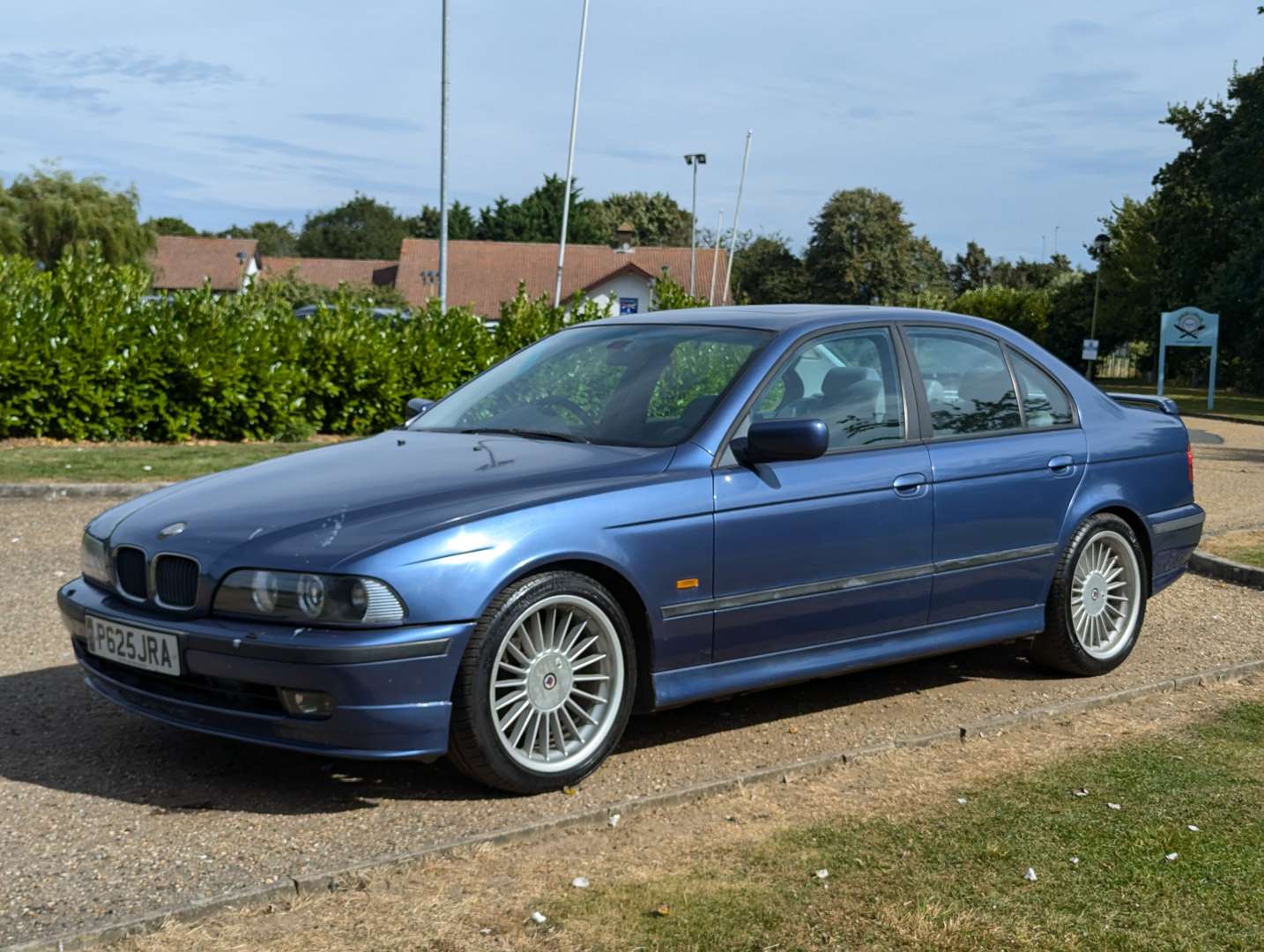 <p>1997 BMW ALPINA B10 4.6 V8 AUTO&nbsp;</p>