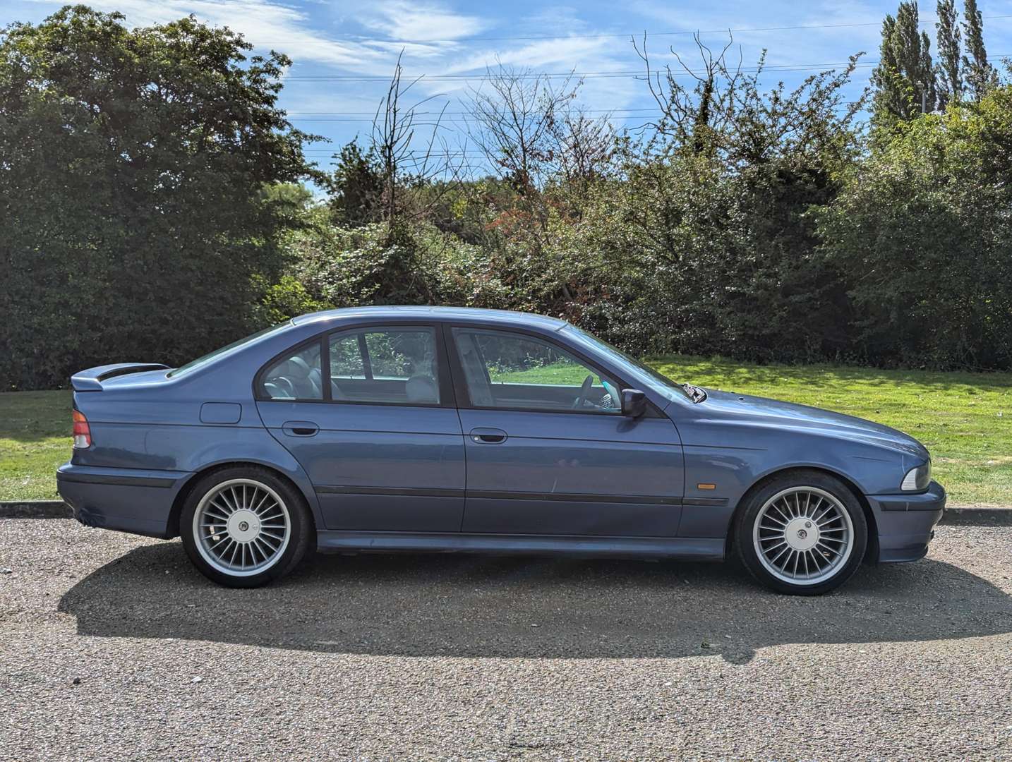 <p>1997 BMW ALPINA B10 4.6 V8 AUTO&nbsp;</p>