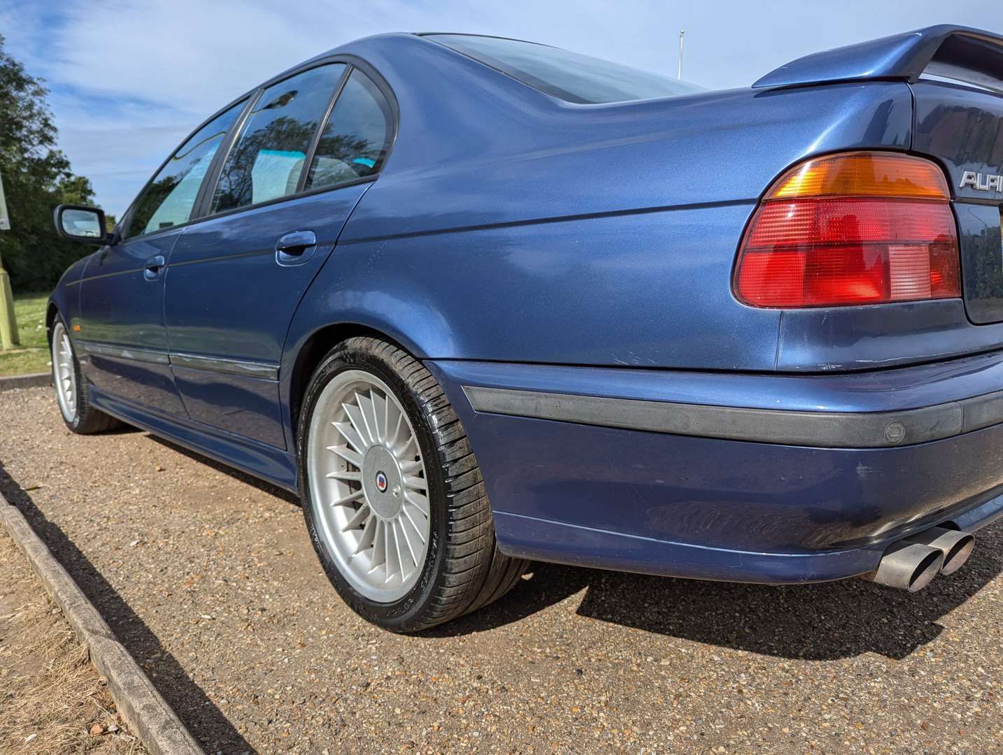 <p>1997 BMW ALPINA B10 4.6 V8 AUTO&nbsp;</p>