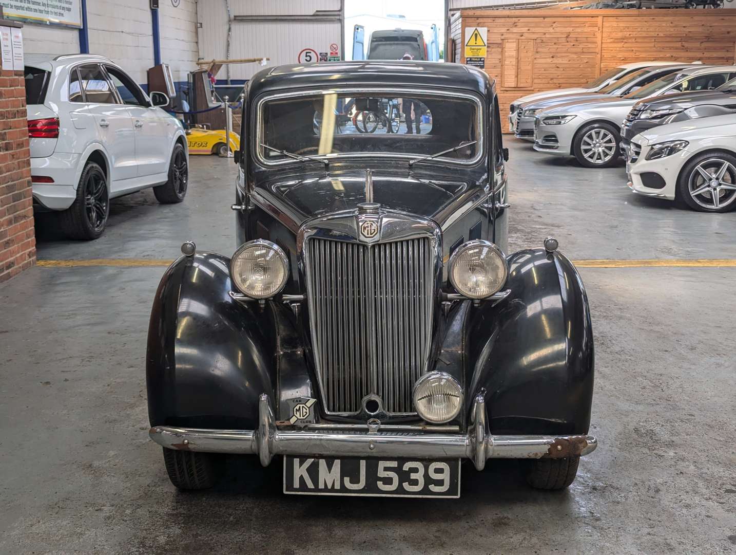 <p>1952 MG YB SALOON&nbsp;</p>