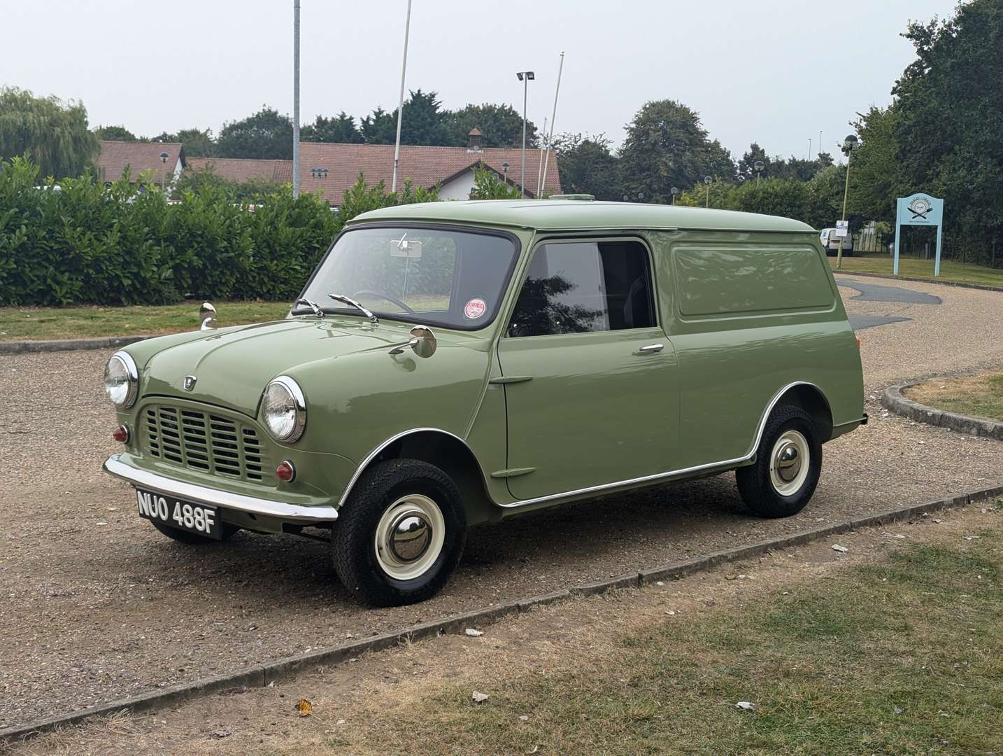 <p>1967 AUSTIN MINI VAN&nbsp;</p>