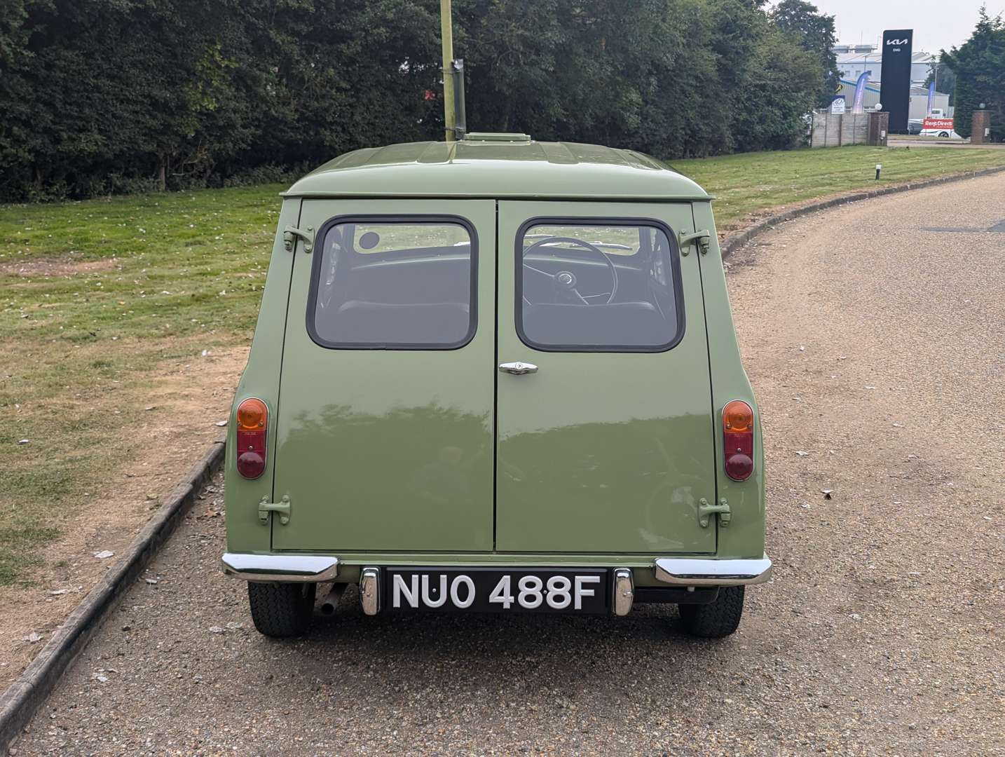 <p>1967 AUSTIN MINI VAN&nbsp;</p>