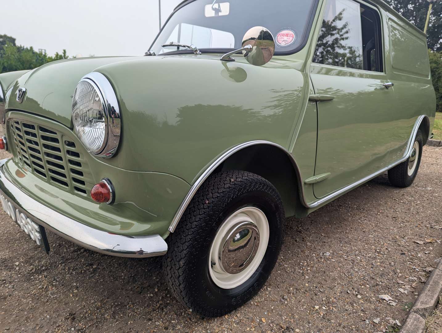 <p>1967 AUSTIN MINI VAN&nbsp;</p>