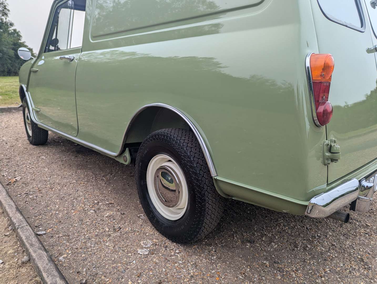 <p>1967 AUSTIN MINI VAN&nbsp;</p>