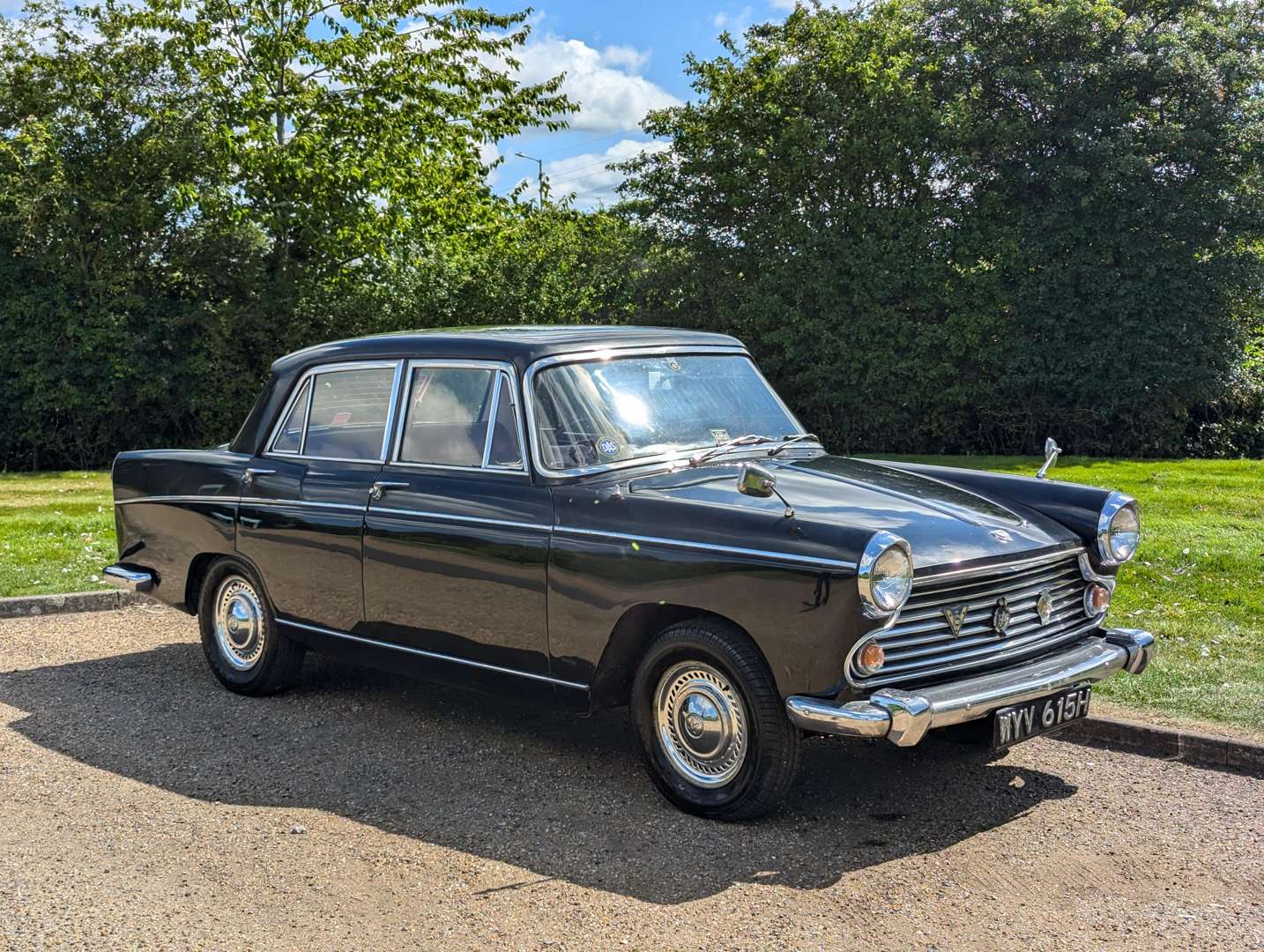 <p>1969 MORRIS OXFORD SALOON&nbsp;</p>