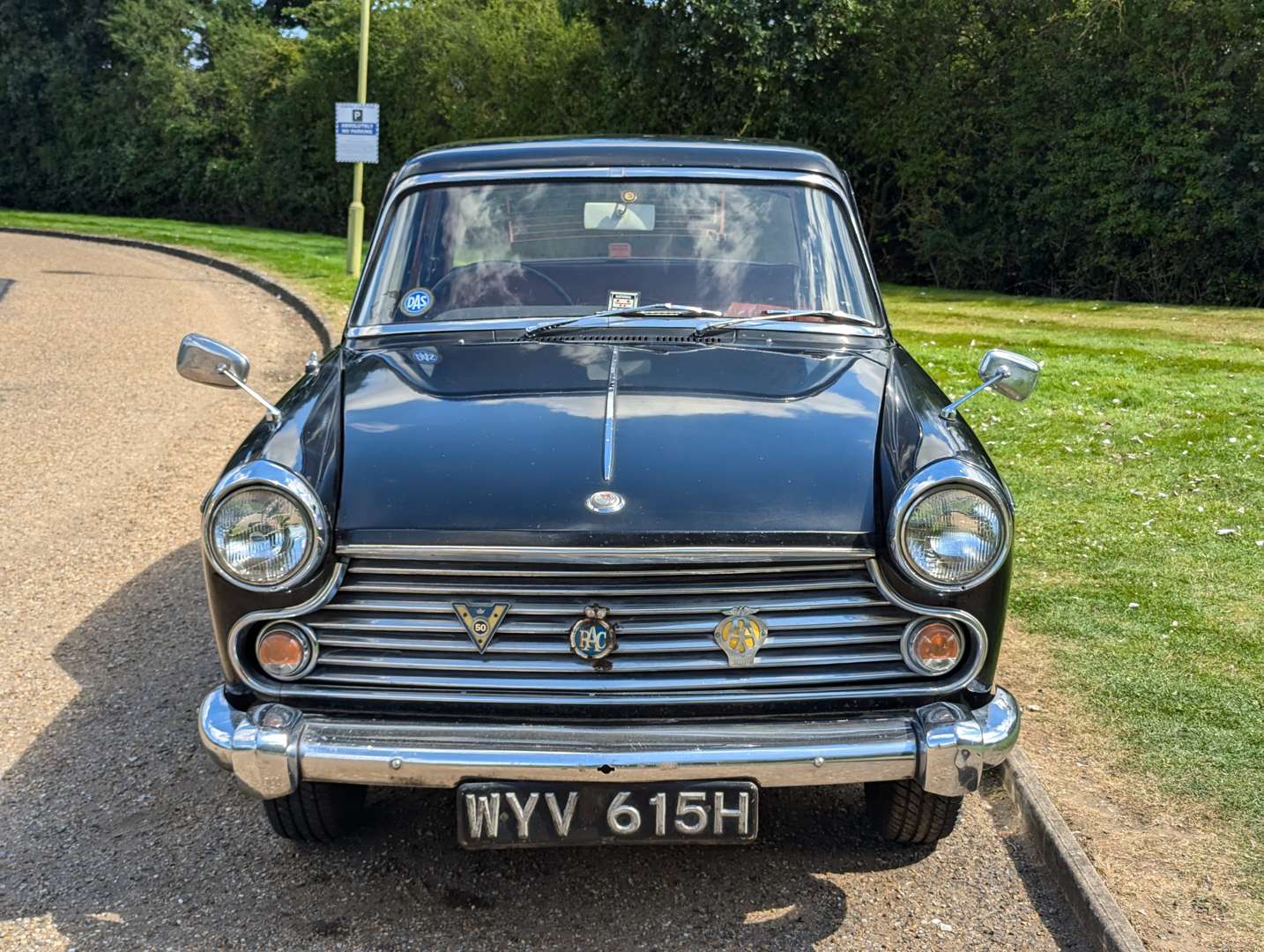 <p>1969 MORRIS OXFORD SALOON&nbsp;</p>