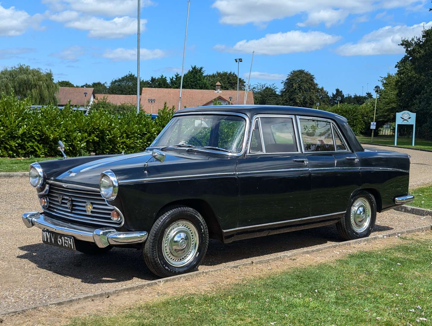 <p>1969 MORRIS OXFORD SALOON&nbsp;</p>