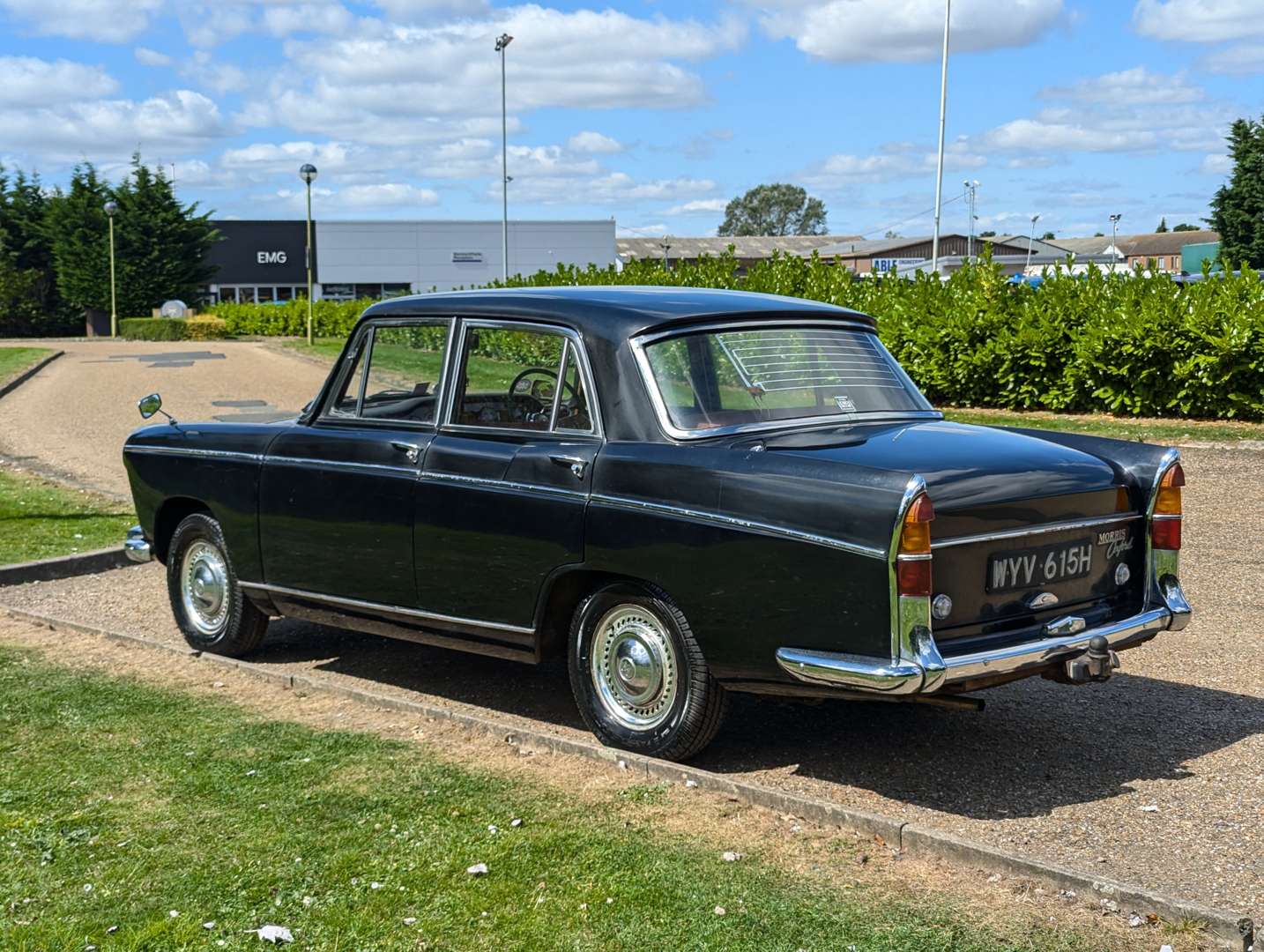 <p>1969 MORRIS OXFORD SALOON&nbsp;</p>