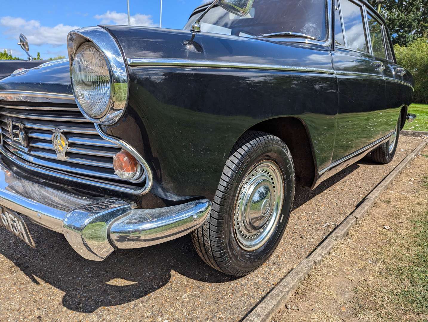 <p>1969 MORRIS OXFORD SALOON&nbsp;</p>