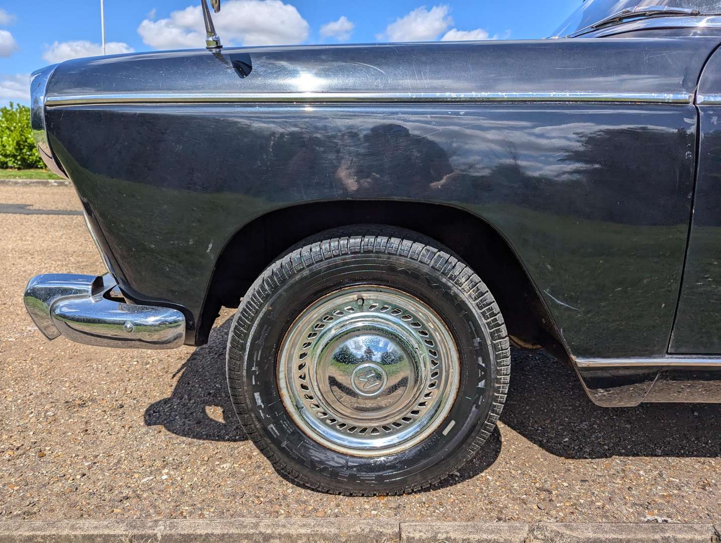 <p>1969 MORRIS OXFORD SALOON&nbsp;</p>