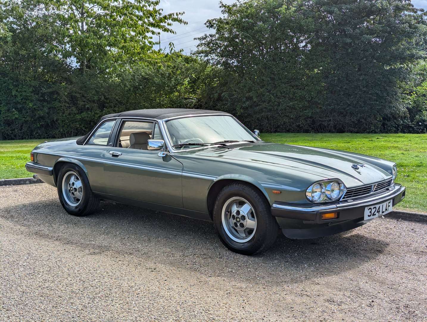 <p>1984 JAGUAR XJ-SC 3.6 MANUAL&nbsp;</p>