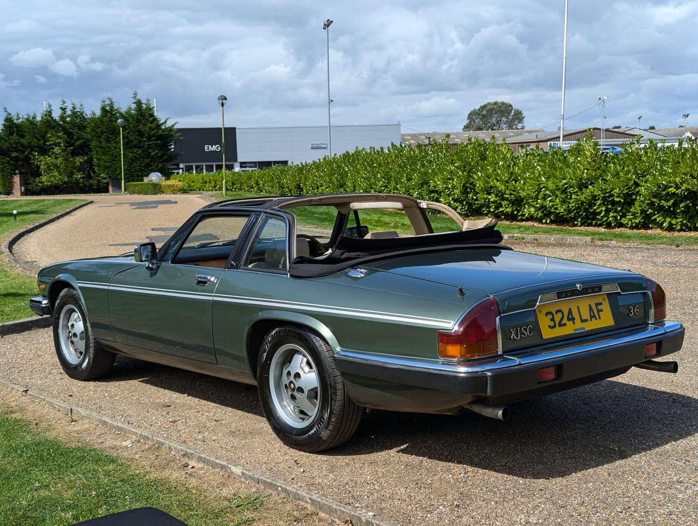 <p>1984 JAGUAR XJ-SC 3.6 MANUAL&nbsp;</p>