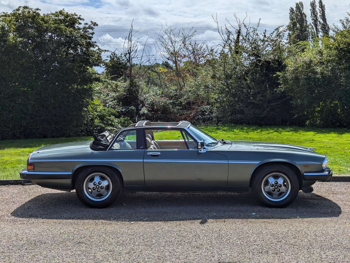 <p>1984 JAGUAR XJ-SC 3.6 MANUAL&nbsp;</p>