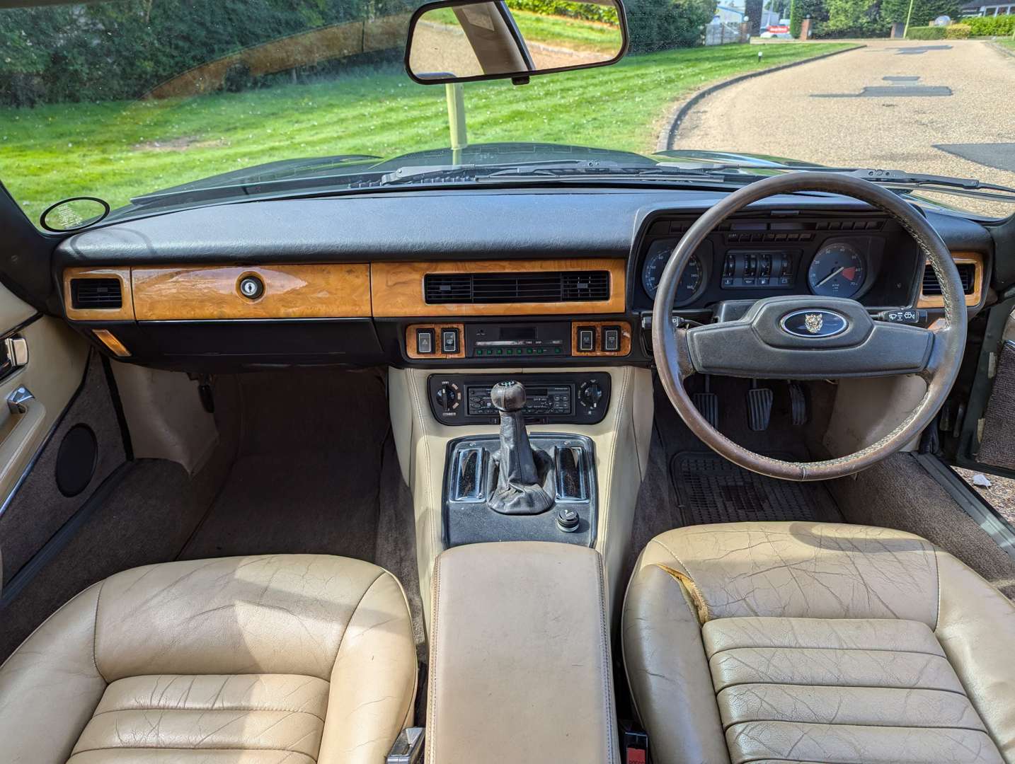 <p>1984 JAGUAR XJ-SC 3.6 MANUAL&nbsp;</p>