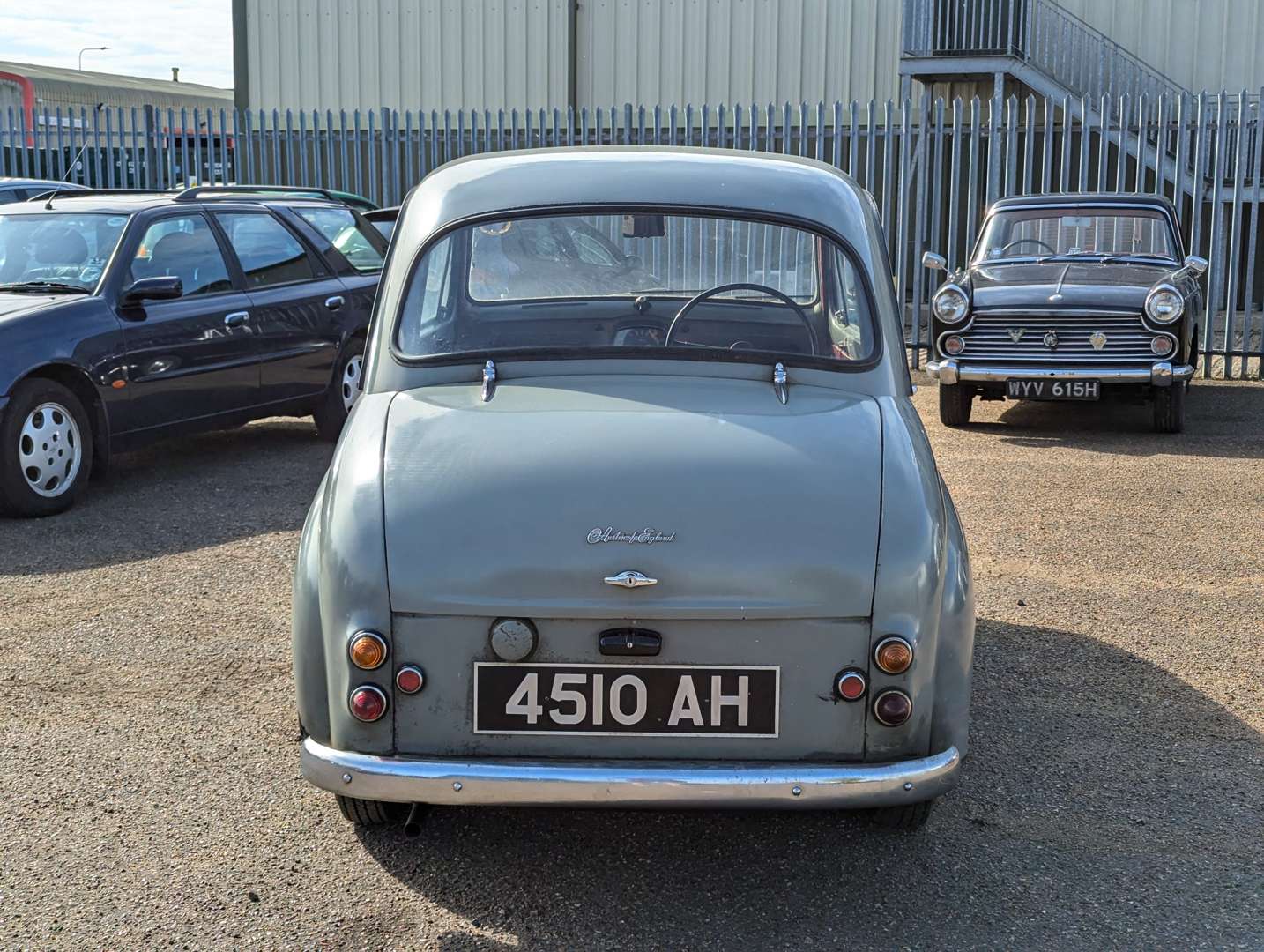 <p>1959 AUSTIN A35&nbsp;</p>