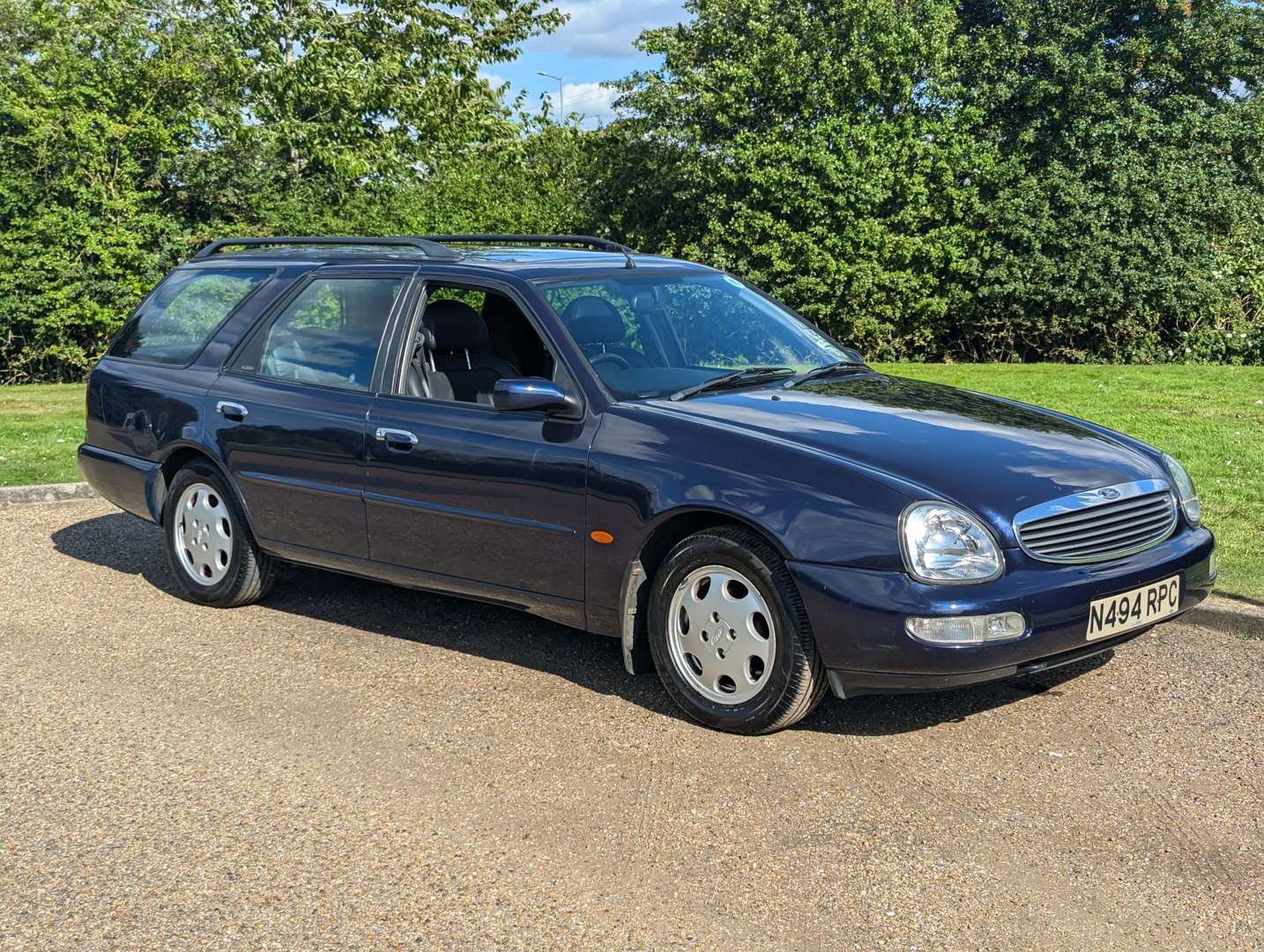 <p>1995 FORD SCORPIO ULTIMA 16V ESTATE&nbsp;</p>