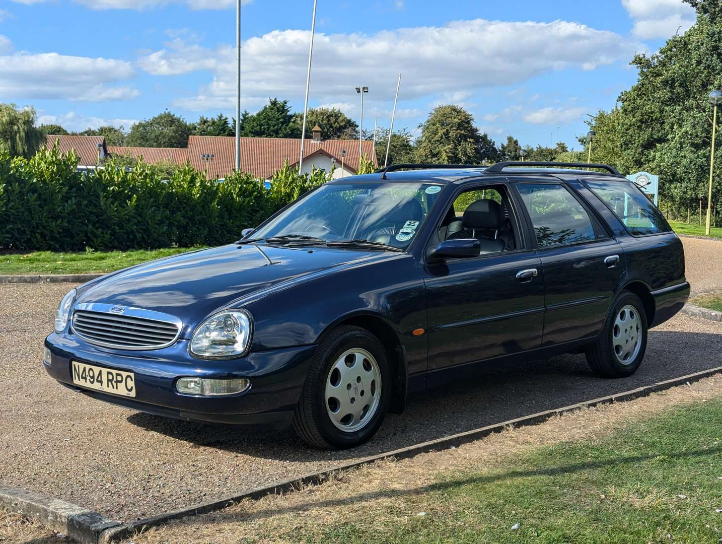 <p>1995 FORD SCORPIO ULTIMA 16V ESTATE&nbsp;</p>