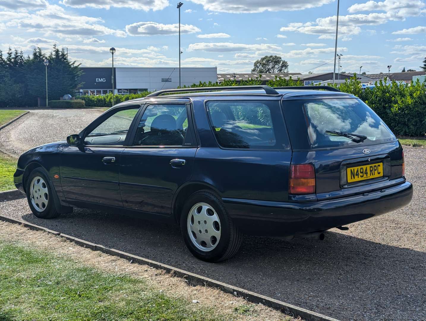 <p>1995 FORD SCORPIO ULTIMA 16V ESTATE&nbsp;</p>