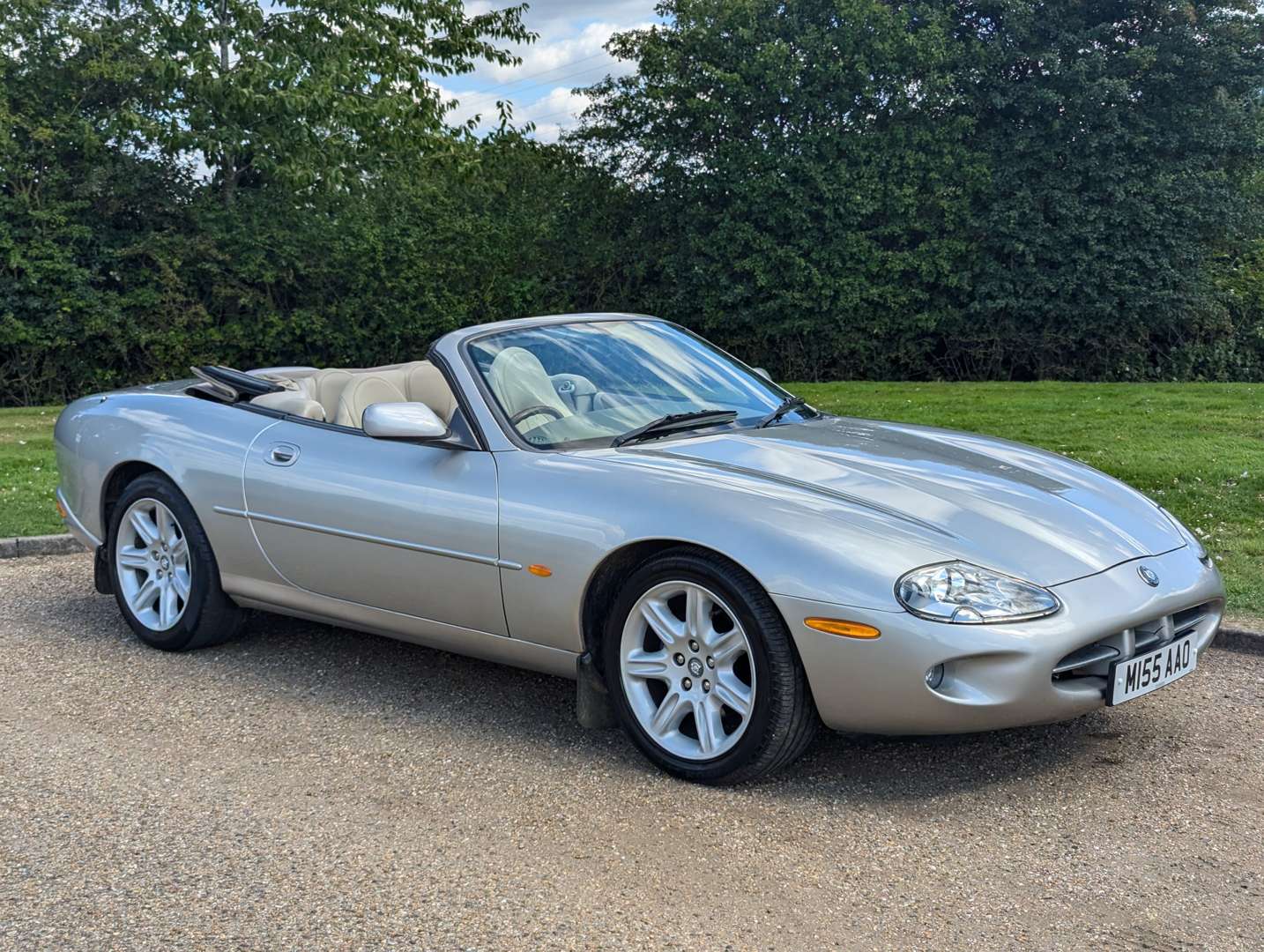 <p>1998 JAGUAR XK8 4.0 CONVERTIBLE AUTO</p>