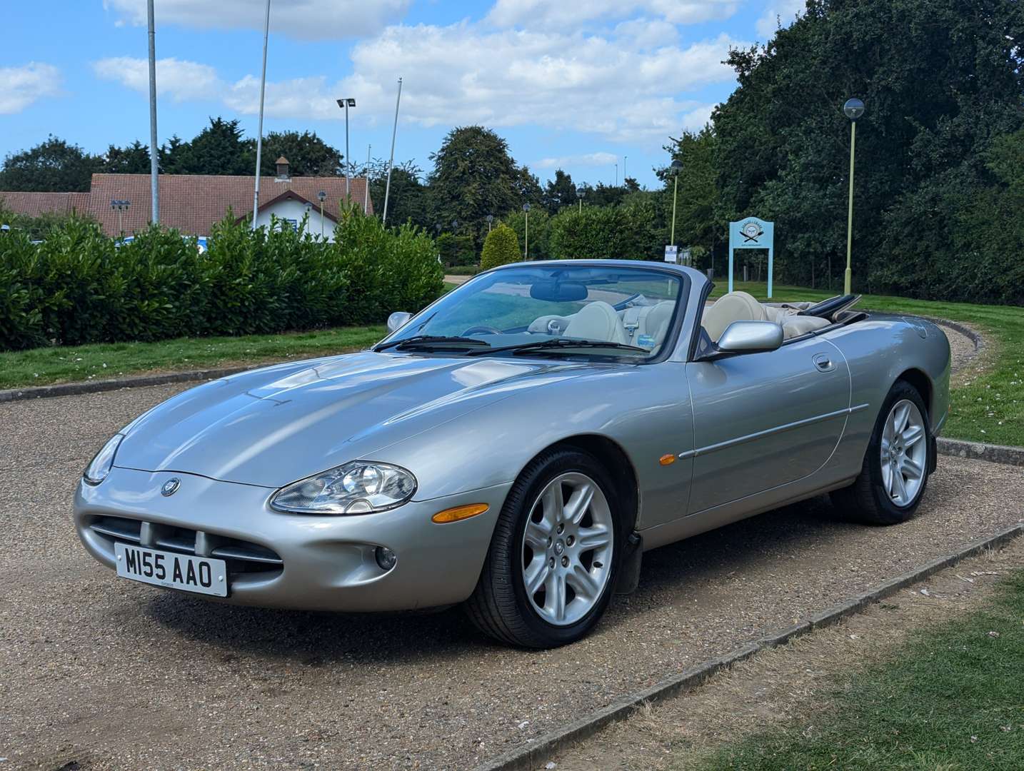 <p>1998 JAGUAR XK8 4.0 CONVERTIBLE AUTO</p>