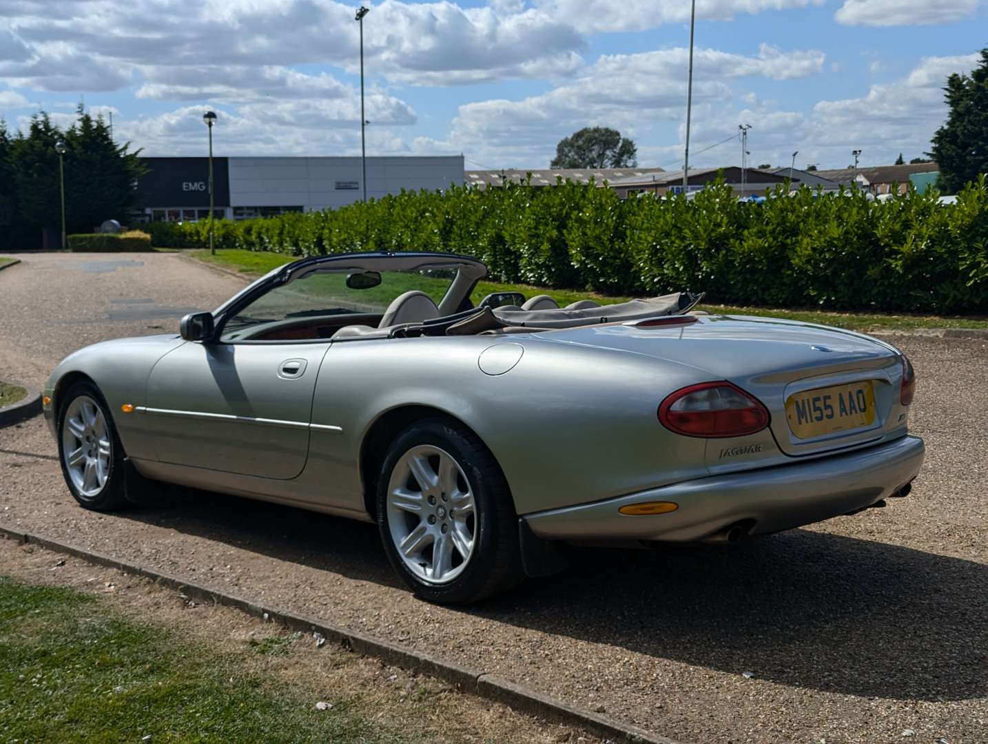 <p>1998 JAGUAR XK8 4.0 CONVERTIBLE AUTO</p>