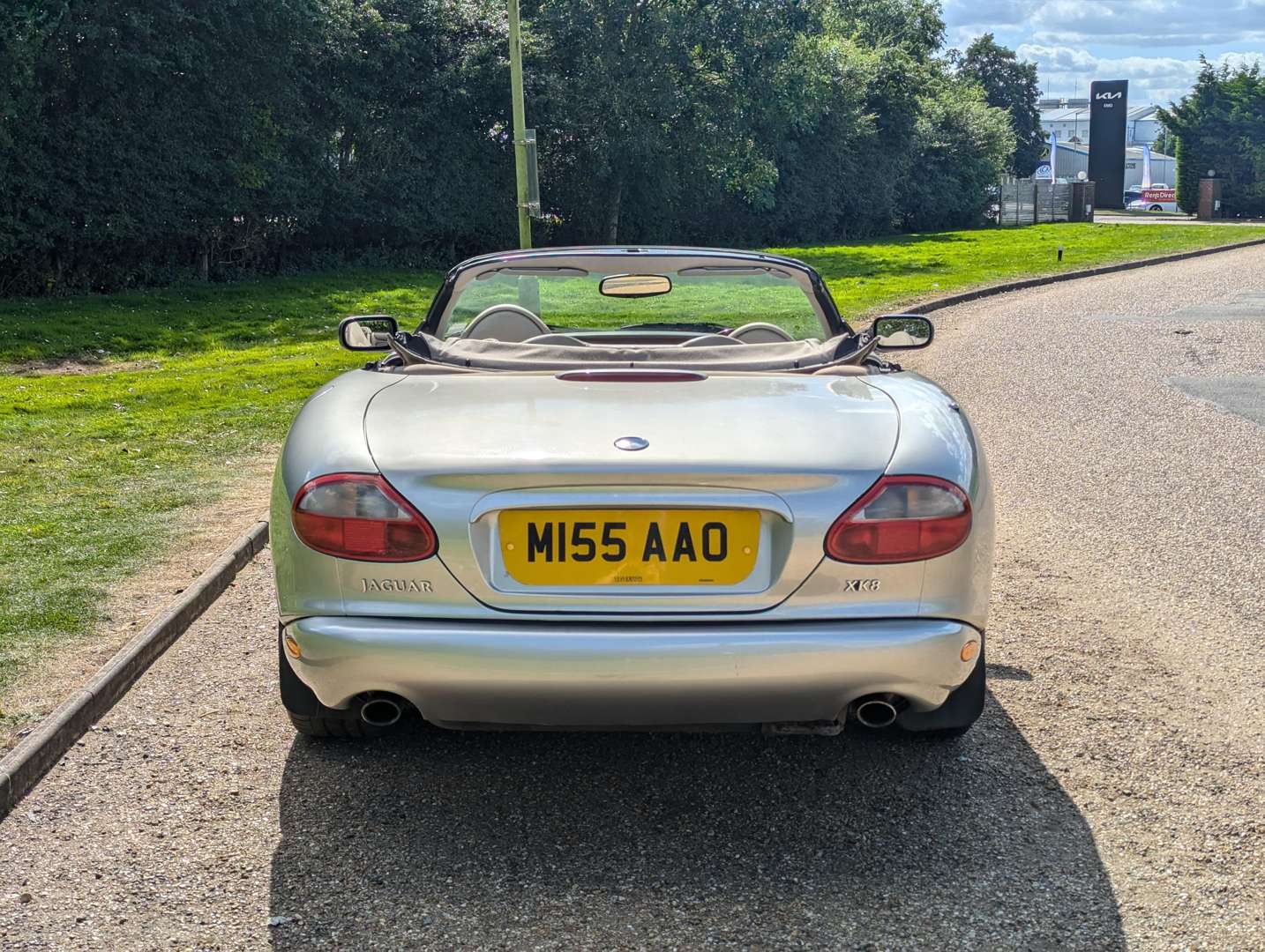 <p>1998 JAGUAR XK8 4.0 CONVERTIBLE AUTO</p>