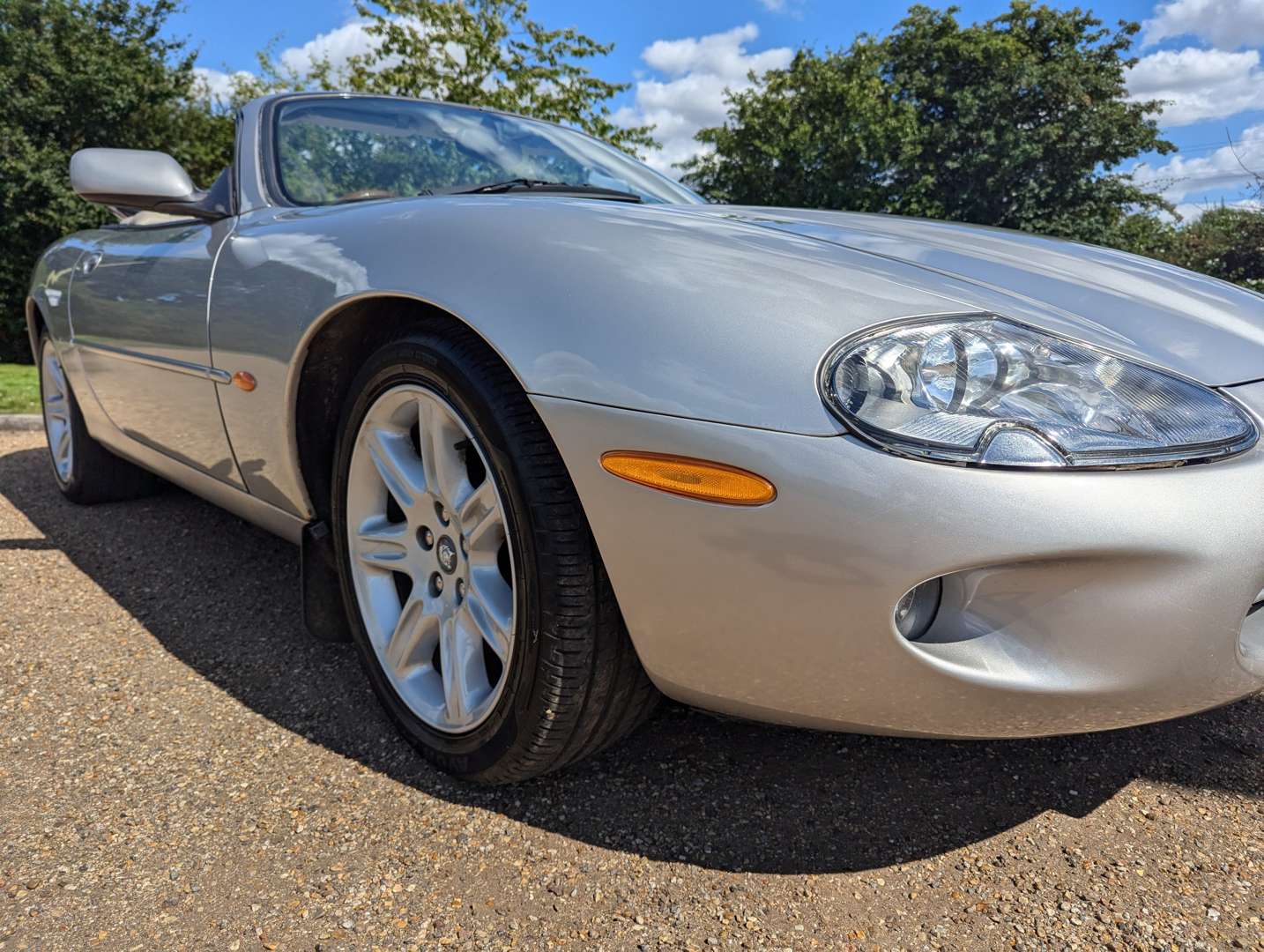 <p>1998 JAGUAR XK8 4.0 CONVERTIBLE AUTO</p>