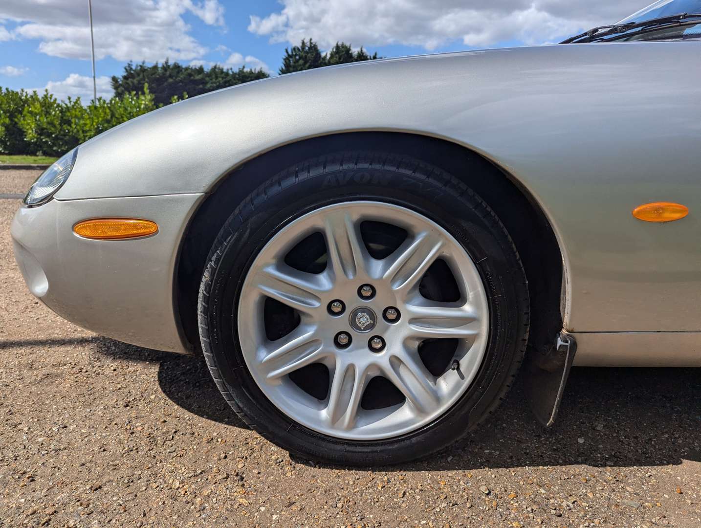 <p>1998 JAGUAR XK8 4.0 CONVERTIBLE AUTO</p>