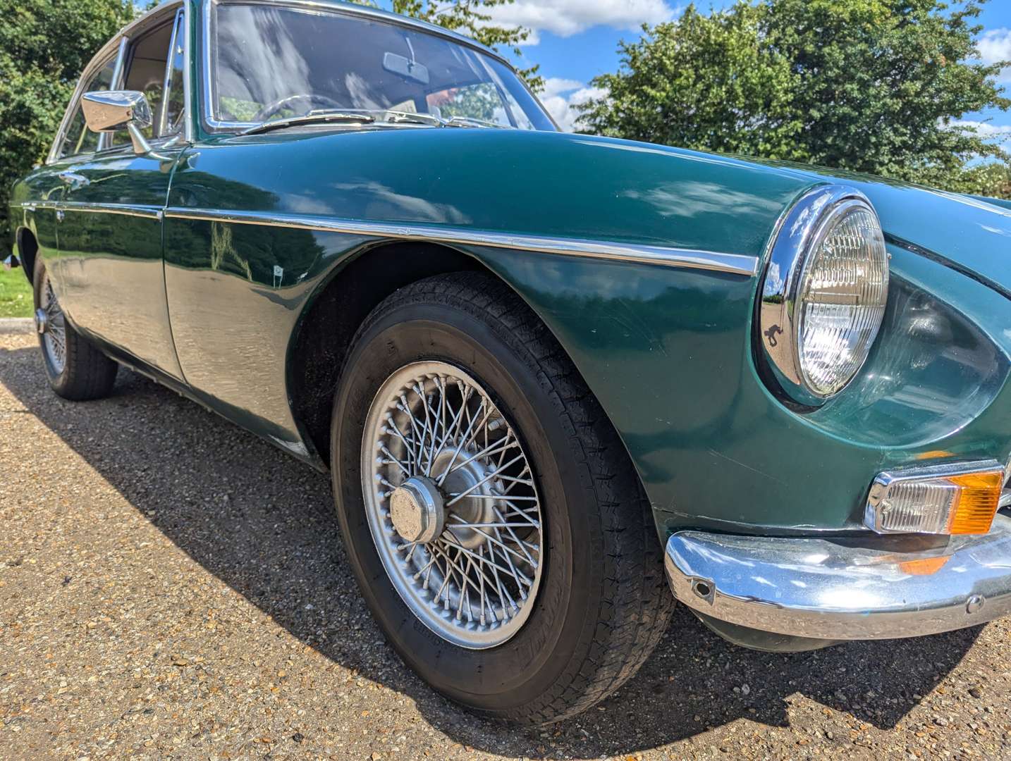 <p>1971 MG BGT</p>