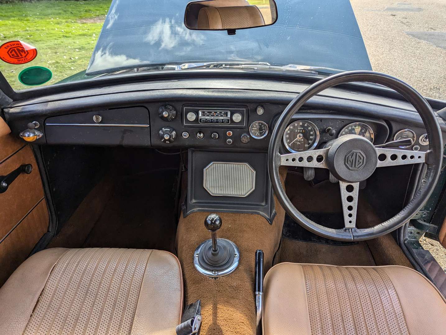 <p>1971 MG BGT</p>