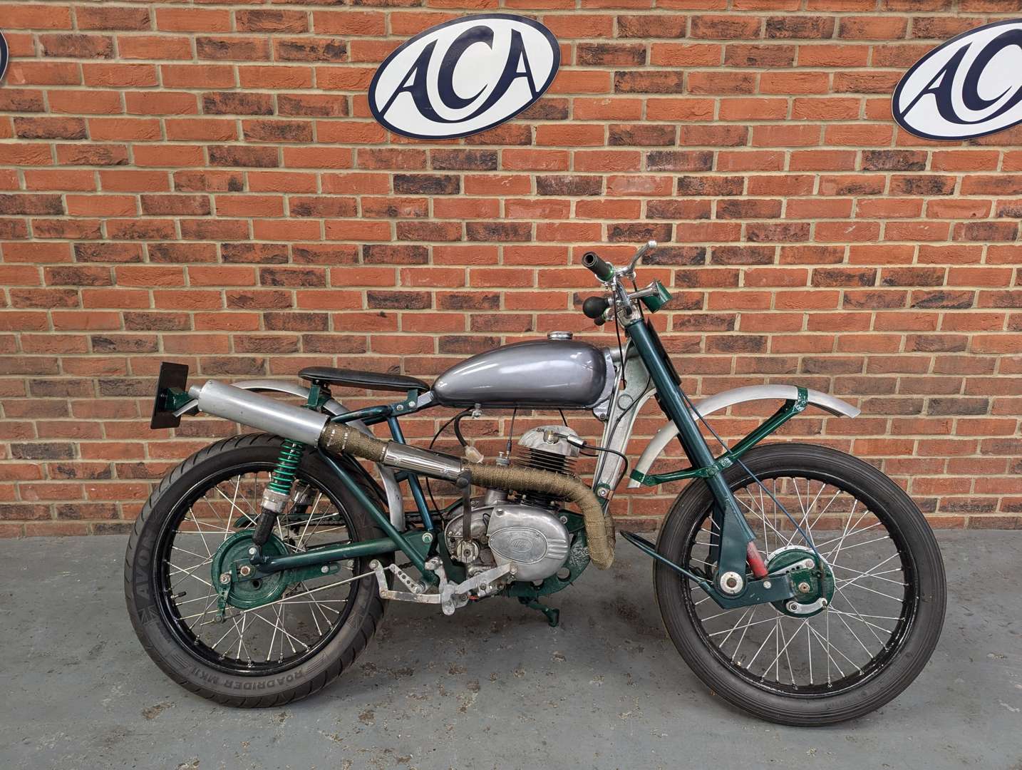 <p>1960 GREEVES 25 DB 200CC</p>