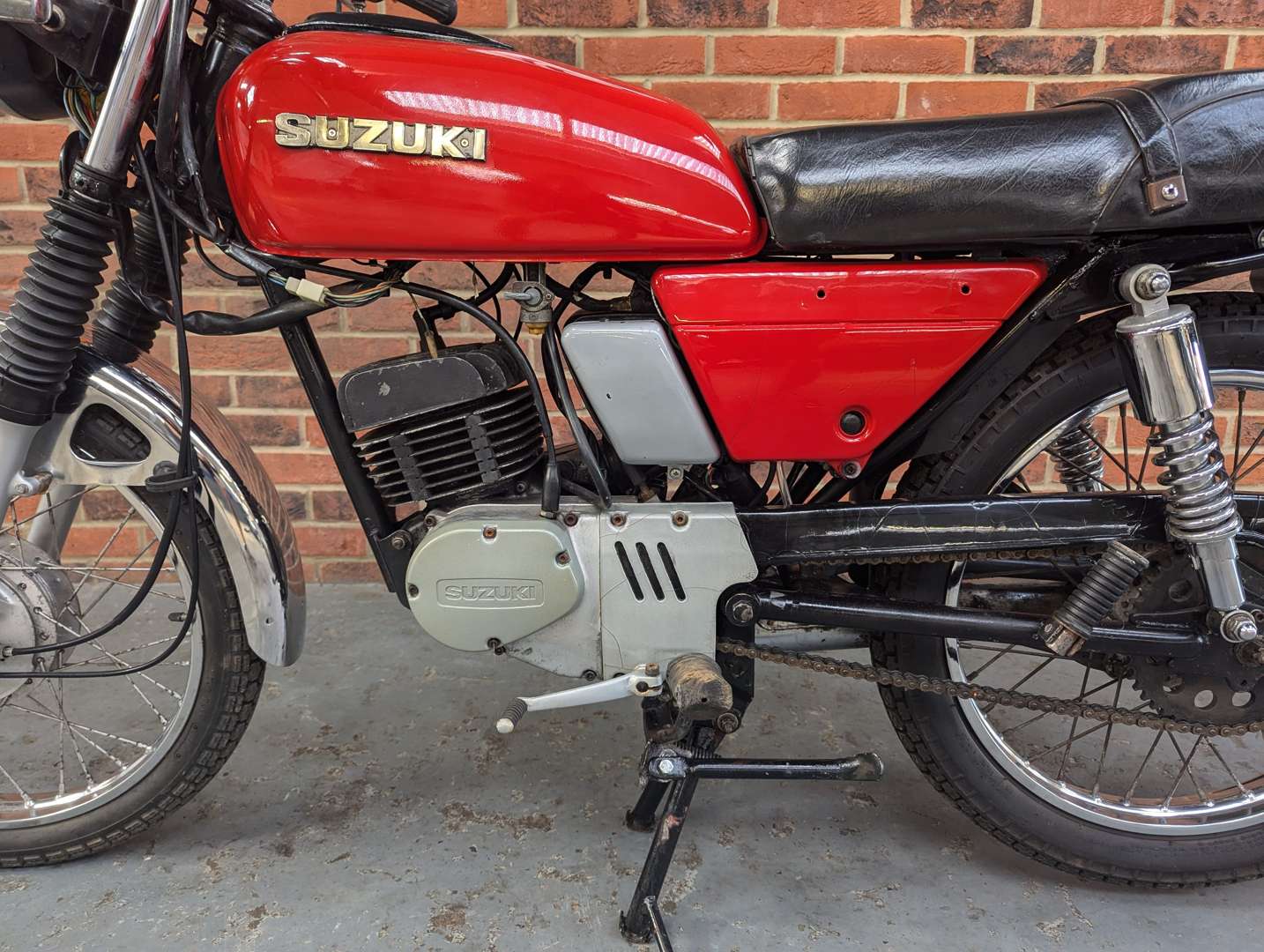 <p>1982 SUZUKI GP100</p>