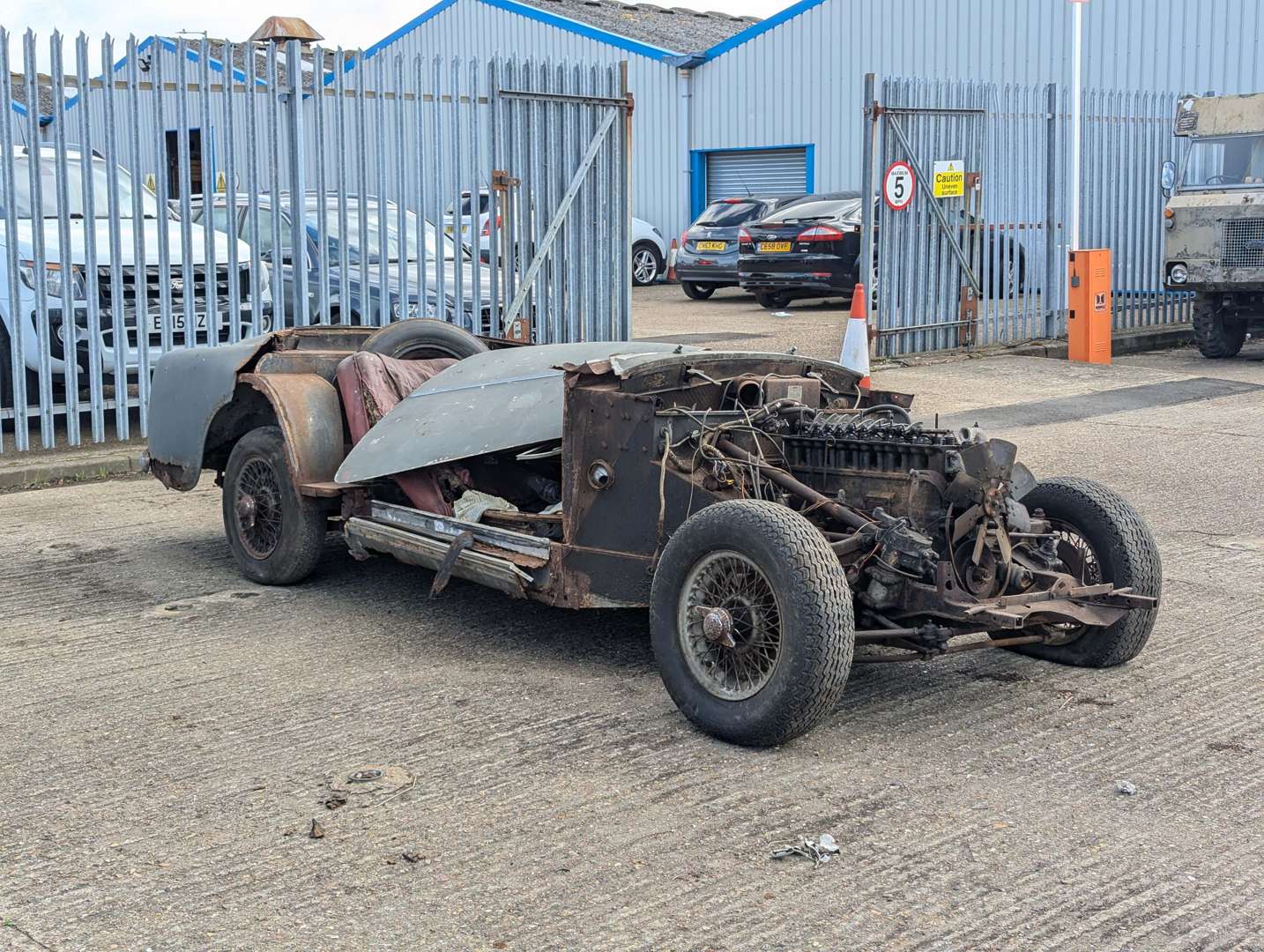 <p>1960 ALVIS TD21 ROLLING CHASSIS&nbsp;</p>