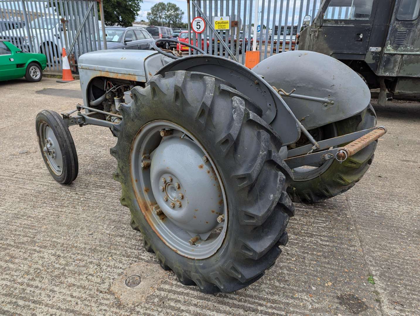 <p>FERGUSON TRACTOR&nbsp;</p>