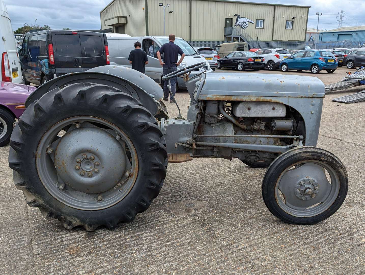 <p>FERGUSON TRACTOR&nbsp;</p>