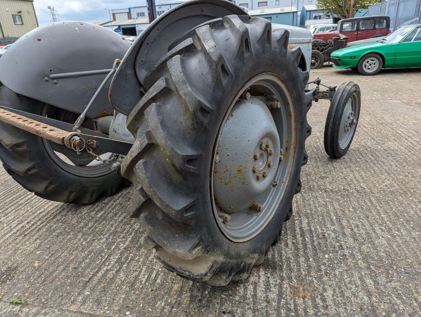 <p>FERGUSON TRACTOR&nbsp;</p>