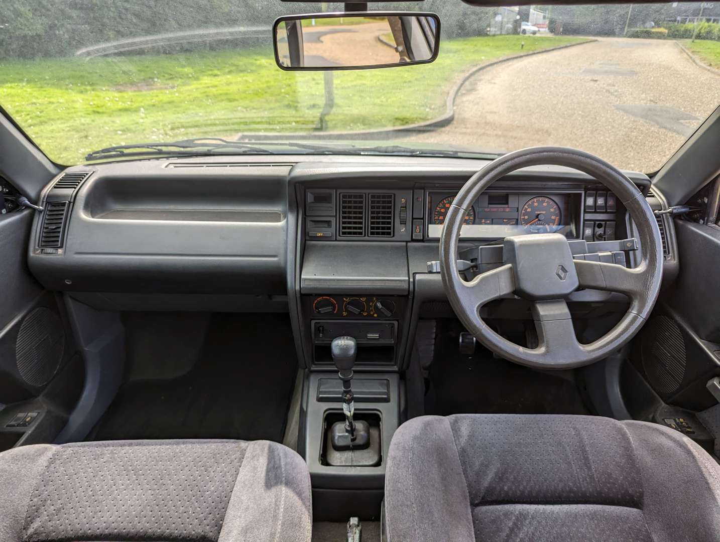 <p>1991 RENAULT 21 TURBO QUADRA</p>