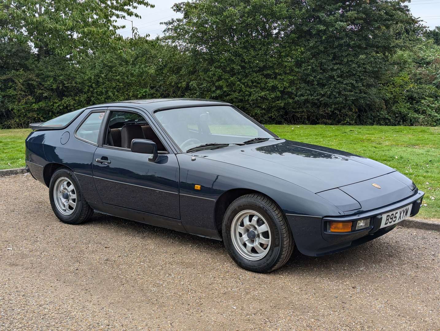 <p>1985 PORSCHE 924 COUPE&nbsp;</p>