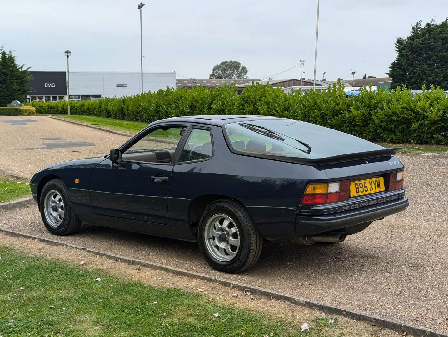 <p>1985 PORSCHE 924 COUPE&nbsp;</p>