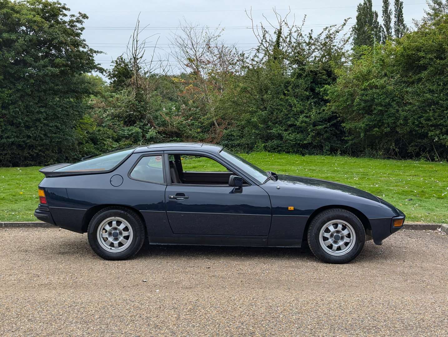 <p>1985 PORSCHE 924 COUPE&nbsp;</p>