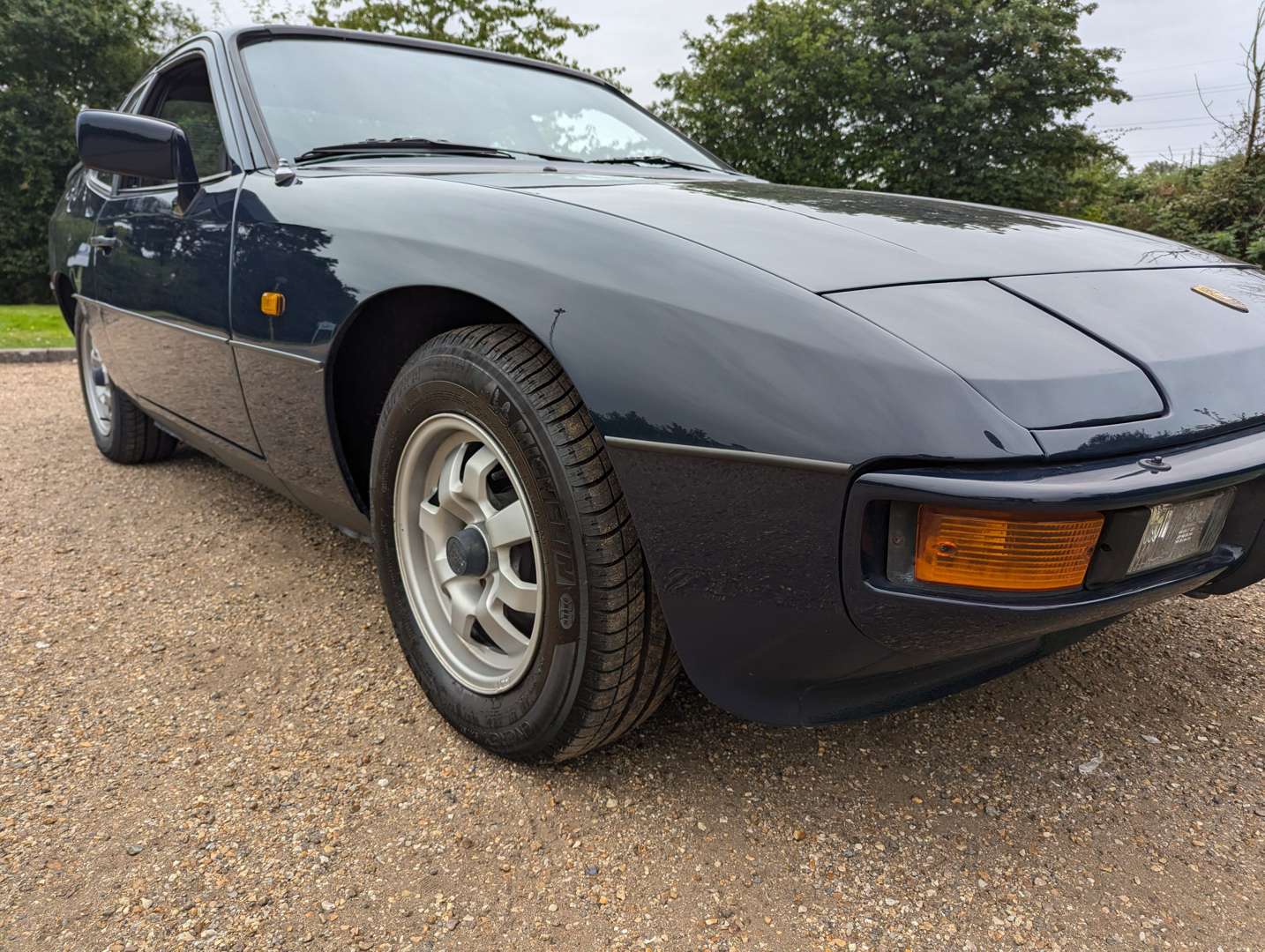 <p>1985 PORSCHE 924 COUPE&nbsp;</p>