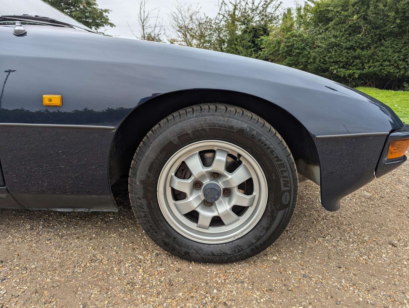 <p>1985 PORSCHE 924 COUPE&nbsp;</p>