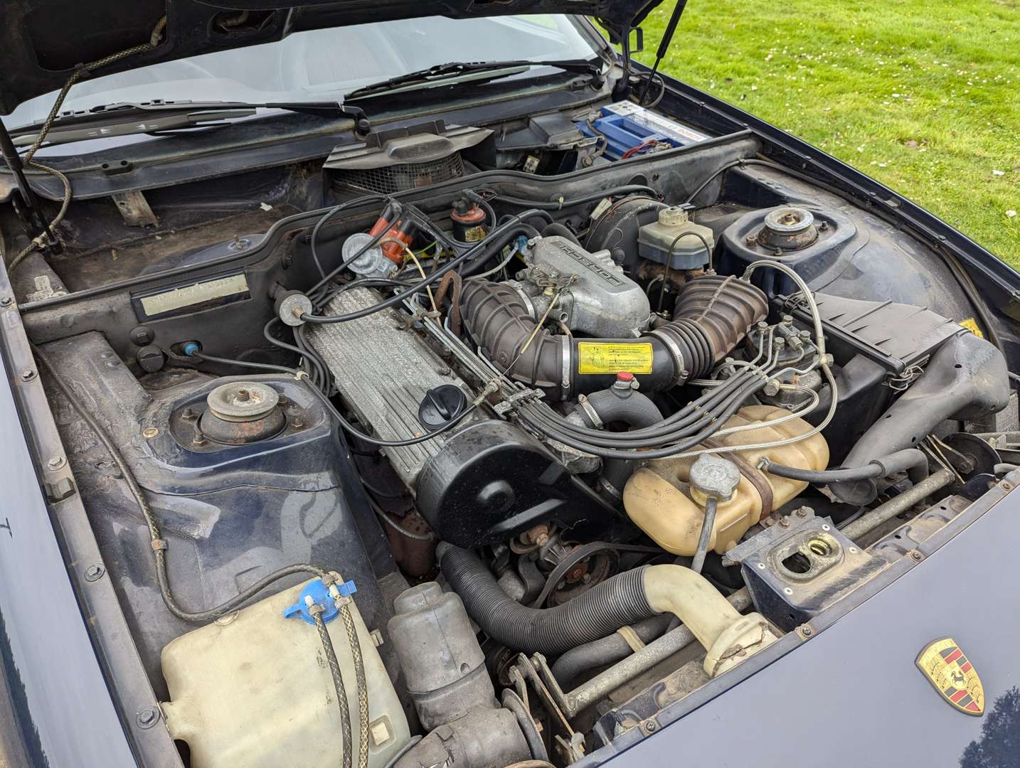 <p>1985 PORSCHE 924 COUPE&nbsp;</p>