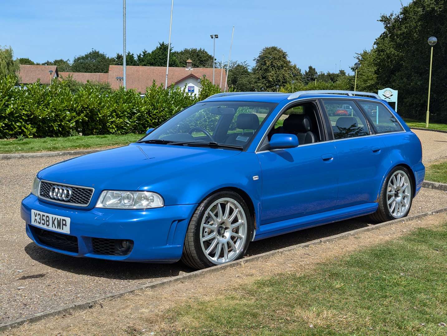 <p>2001 AUDI RS4 QUATTRO ESTATE&nbsp;</p>