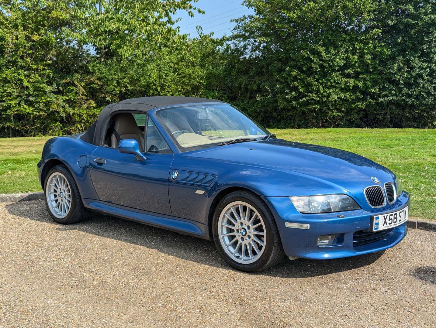 <p>2001 BMW Z3 3.0 ROADSTER&nbsp;</p>