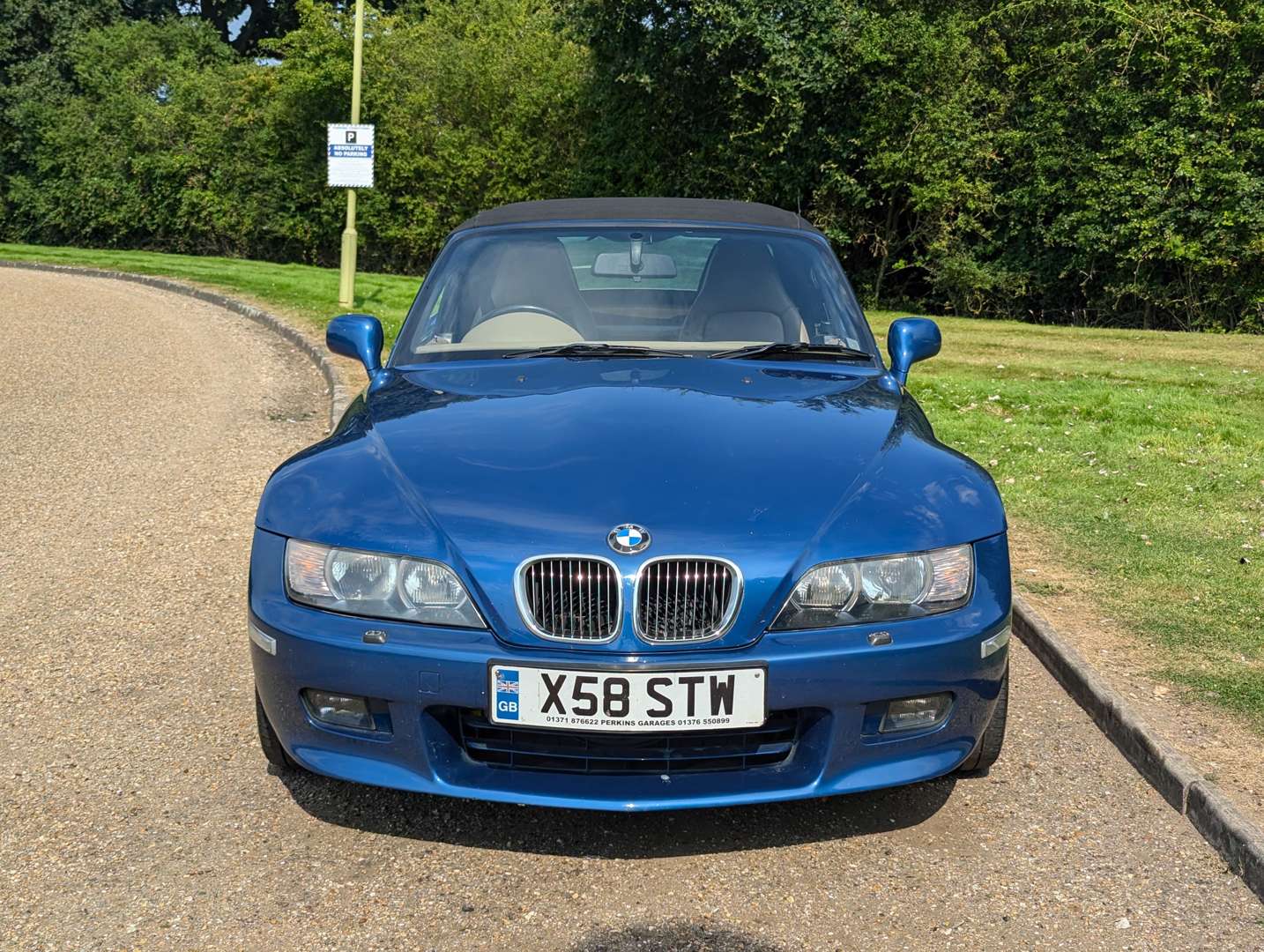 <p>2001 BMW Z3 3.0 ROADSTER&nbsp;</p>