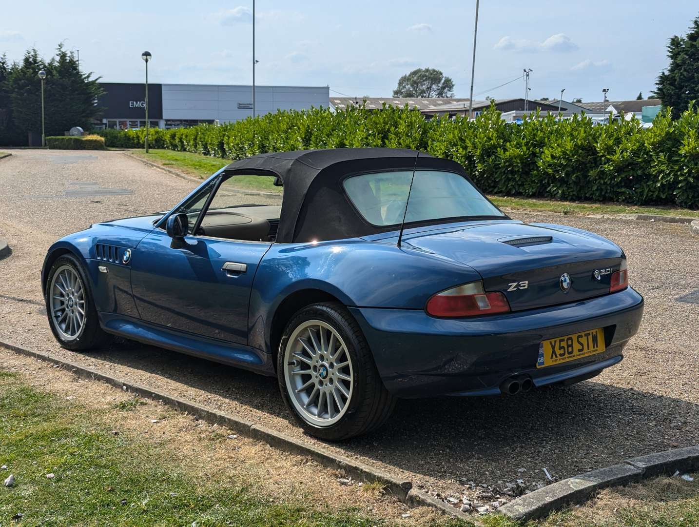 <p>2001 BMW Z3 3.0 ROADSTER&nbsp;</p>